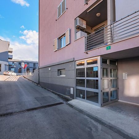 Aureo Apartment Pula Center المظهر الخارجي الصورة