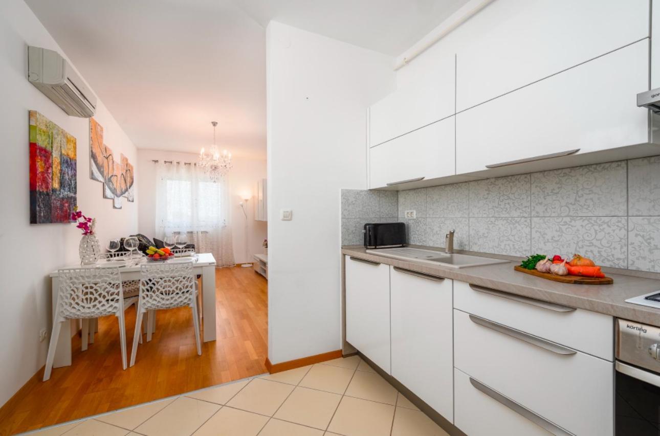 Aureo Apartment Pula Center المظهر الخارجي الصورة