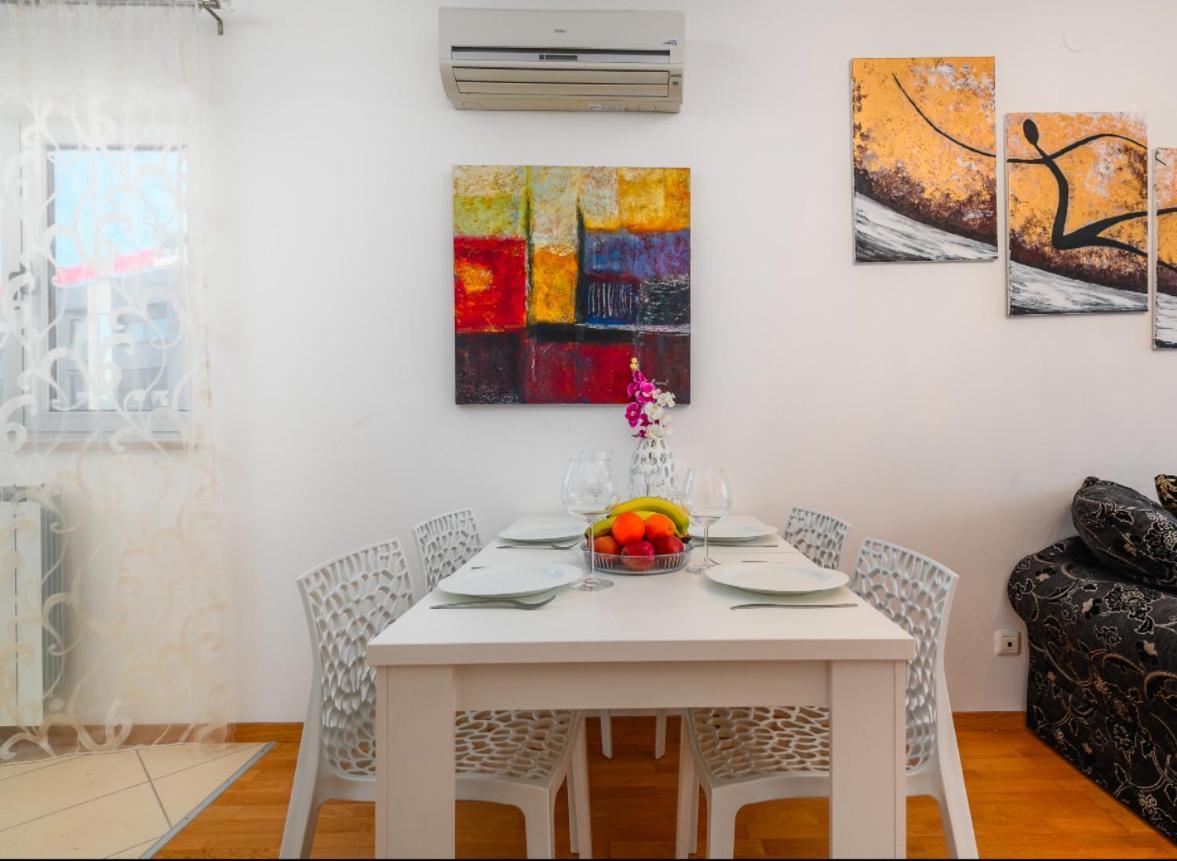 Aureo Apartment Pula Center المظهر الخارجي الصورة